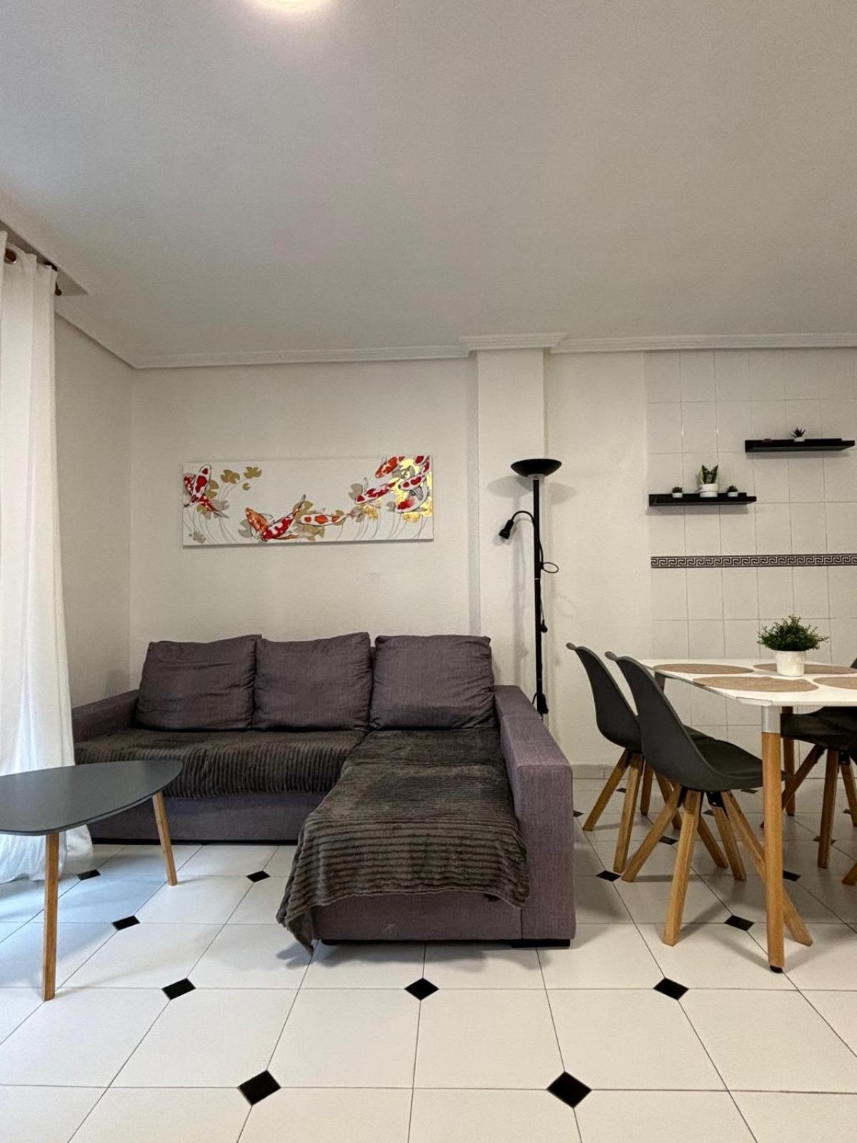 Просторная Квартира Рядом С Морем В Хорошем Районе Appartement Torrevieja Buitenkant foto